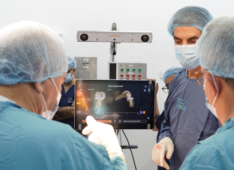 cirugia de reemplazo de rodilla con sistema robotico cori